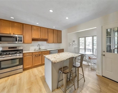 3701 Thornwood Way - Photo Thumbnail 36