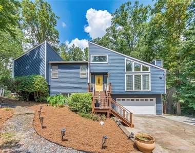 3701 Thornwood Way - Photo Thumbnail 24
