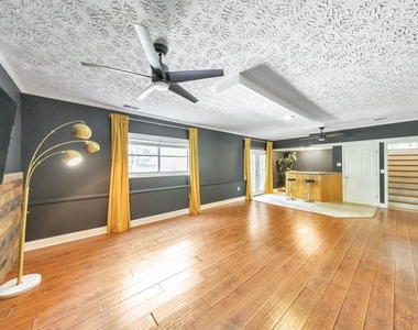 3701 Thornwood Way - Photo Thumbnail 45