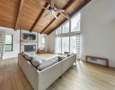 3701 Thornwood Way - Photo Thumbnail 3