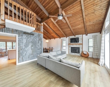 3701 Thornwood Way - Photo Thumbnail 34