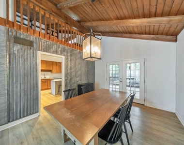 3701 Thornwood Way - Photo Thumbnail 5