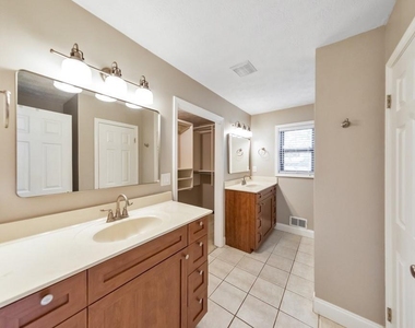 3701 Thornwood Way - Photo Thumbnail 39