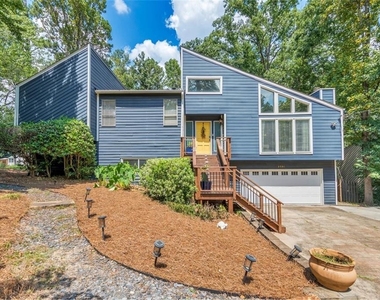 3701 Thornwood Way - Photo Thumbnail 27