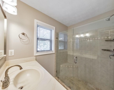 3701 Thornwood Way - Photo Thumbnail 40