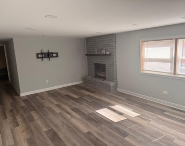 9336 Moody Avenue - Photo Thumbnail 24