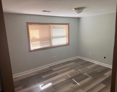 9336 Moody Avenue - Photo Thumbnail 19