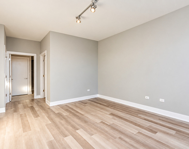 1554 N Talman Avenue - Photo Thumbnail 8
