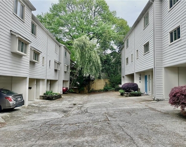 835 Glendale Terrace Ne - Photo Thumbnail 12