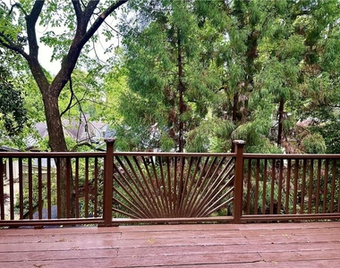 835 Glendale Terrace Ne - Photo Thumbnail 13