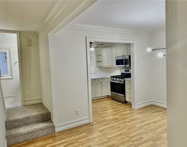835 Glendale Terrace Ne - Photo Thumbnail 7