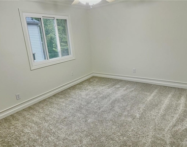 835 Glendale Terrace Ne - Photo Thumbnail 11
