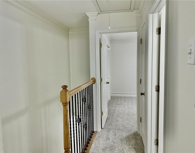 835 Glendale Terrace Ne - Photo Thumbnail 8