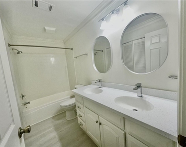 835 Glendale Terrace Ne - Photo Thumbnail 9