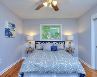 2374 Shamrock Drive - Photo Thumbnail 17