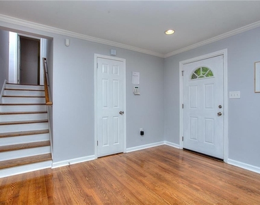 2374 Shamrock Drive - Photo Thumbnail 2
