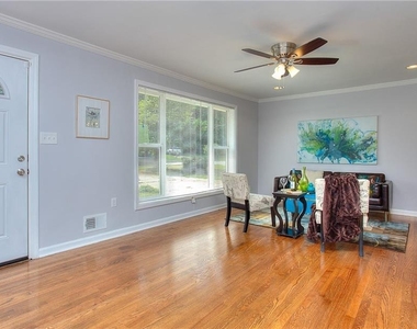 2374 Shamrock Drive - Photo Thumbnail 3
