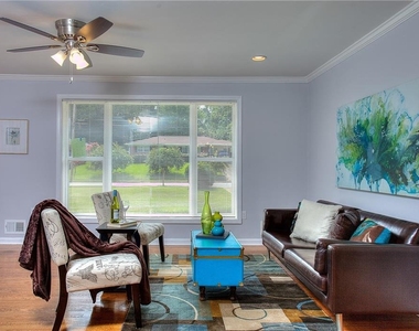 2374 Shamrock Drive - Photo Thumbnail 9