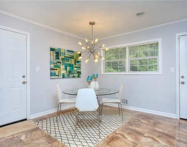 2374 Shamrock Drive - Photo Thumbnail 14
