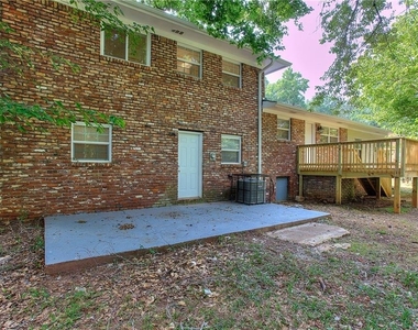 2374 Shamrock Drive - Photo Thumbnail 26