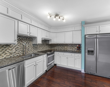 15830 Terrace Drive - Photo Thumbnail 6