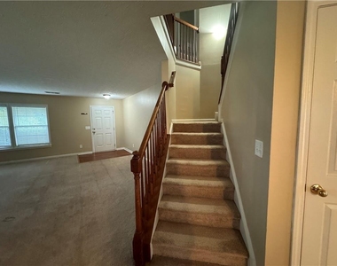 110 Cedar Bay Circle - Photo Thumbnail 3