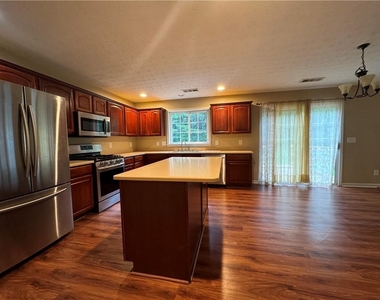 110 Cedar Bay Circle - Photo Thumbnail 6