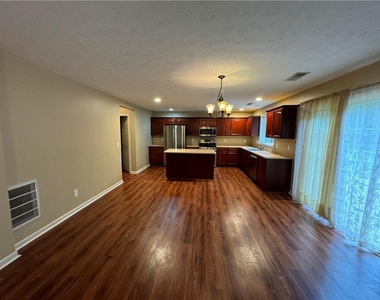110 Cedar Bay Circle - Photo Thumbnail 5