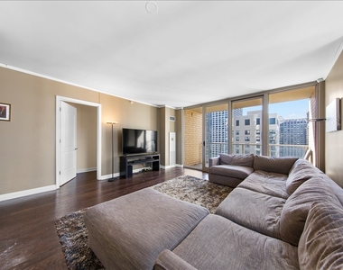 420 E Waterside Drive - Photo Thumbnail 4