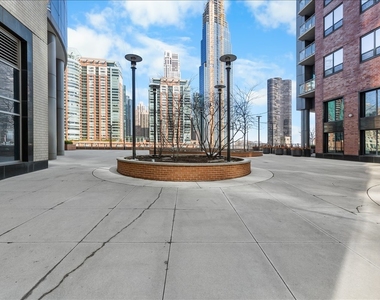 420 E Waterside Drive - Photo Thumbnail 31
