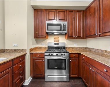 420 E Waterside Drive - Photo Thumbnail 6