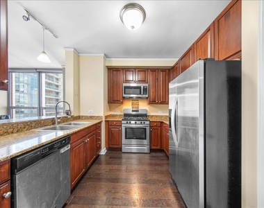 420 E Waterside Drive - Photo Thumbnail 8