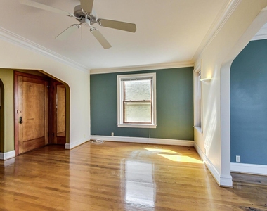4229 N Ashland Avenue - Photo Thumbnail 3