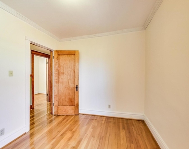 4229 N Ashland Avenue - Photo Thumbnail 16
