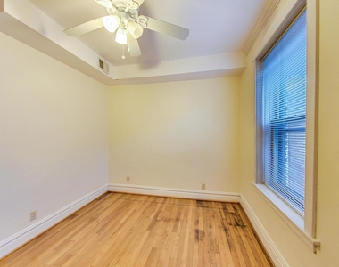 4229 N Ashland Avenue - Photo Thumbnail 8