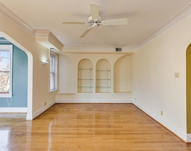 4229 N Ashland Avenue - Photo Thumbnail 2
