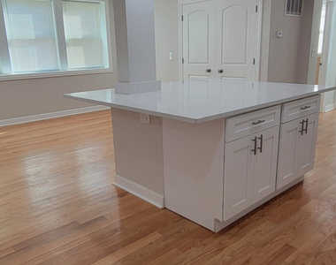 2836 W Arthur Street - Photo Thumbnail 5