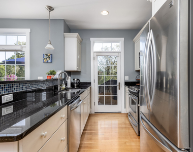 7 Windward Way - Photo Thumbnail 17