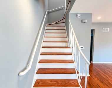 529 E Lincoln Street - Photo Thumbnail 11