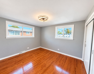 529 E Lincoln Street - Photo Thumbnail 12