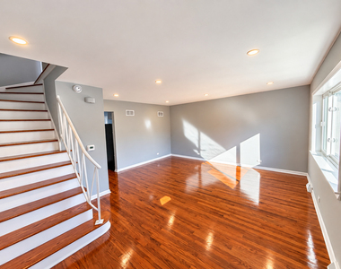 529 E Lincoln Street - Photo Thumbnail 1