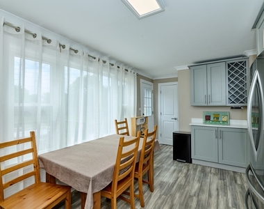 926 N Boxwood Drive - Photo Thumbnail 10