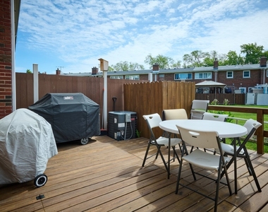 926 N Boxwood Drive - Photo Thumbnail 30