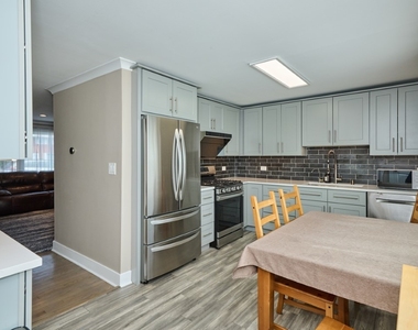 926 N Boxwood Drive - Photo Thumbnail 13