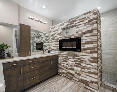 942 W Hubbard Street - Photo Thumbnail 17
