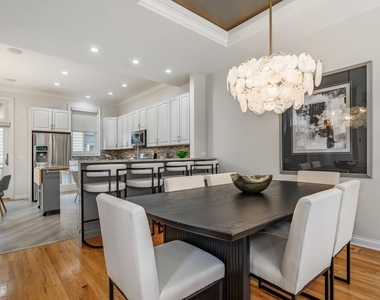 942 W Hubbard Street - Photo Thumbnail 5