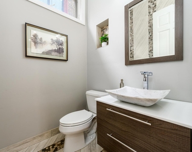 942 W Hubbard Street - Photo Thumbnail 11