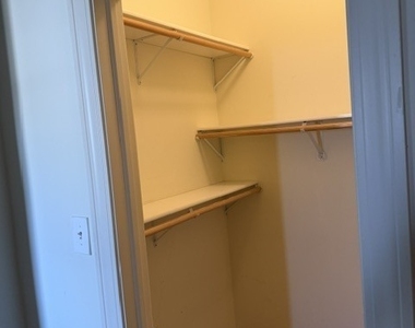 1230 W North Shore Avenue - Photo Thumbnail 7