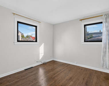 1622 Dempster Street - Photo Thumbnail 12