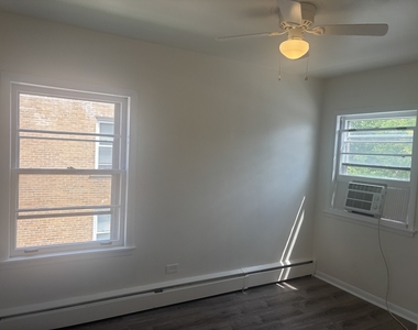 7074 W Diversey Avenue - Photo Thumbnail 6